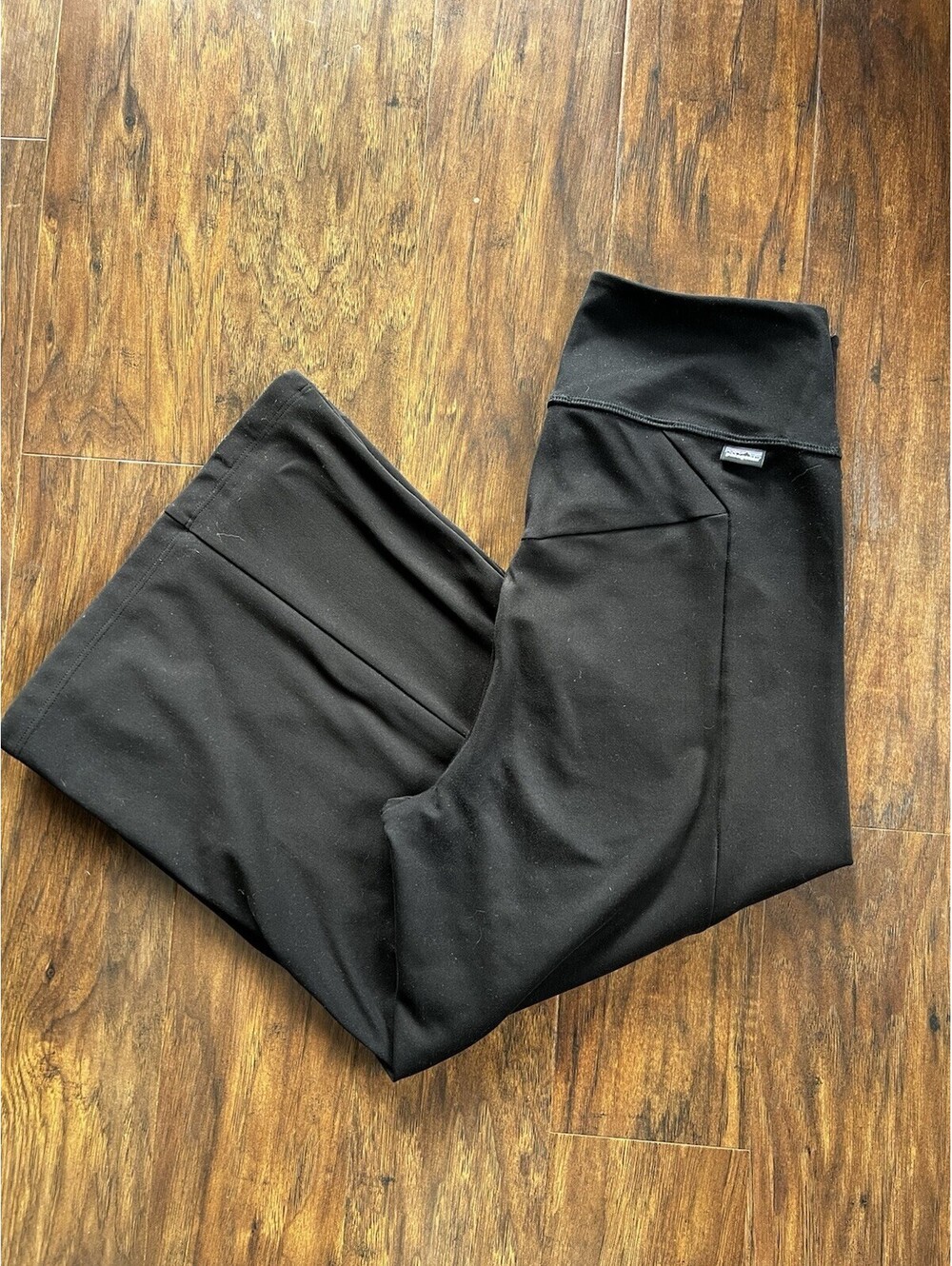 Patagonia Women’s Crop Wide Leg Leggings Size Small Black